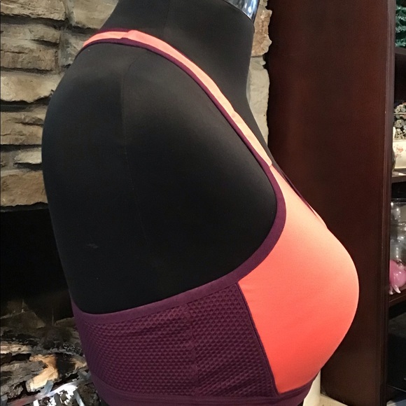 Reebok Sports Bra - Picture 4 of 6